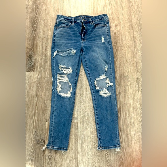 American Eagle Jeans Womens 6 Short Blue Denim Distressed Super Stretch Casual - Picture 1 of 6